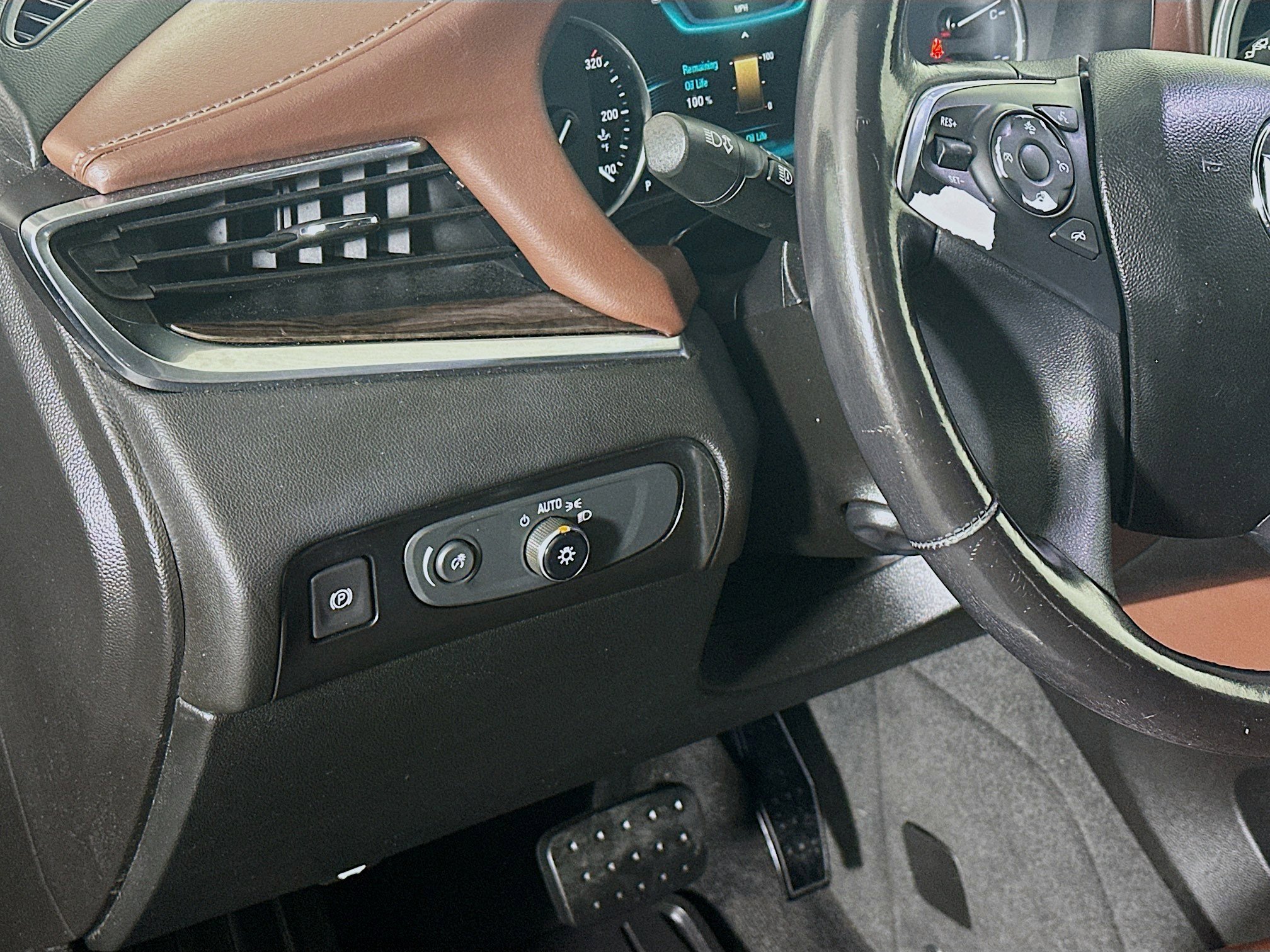 Used 2019 Buick Enclave Avenir w/ Avenir Technology Package image 17