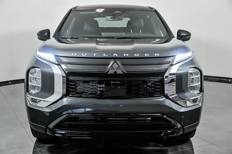 New 2026 Mitsubishi Outlander LE FWD image 4