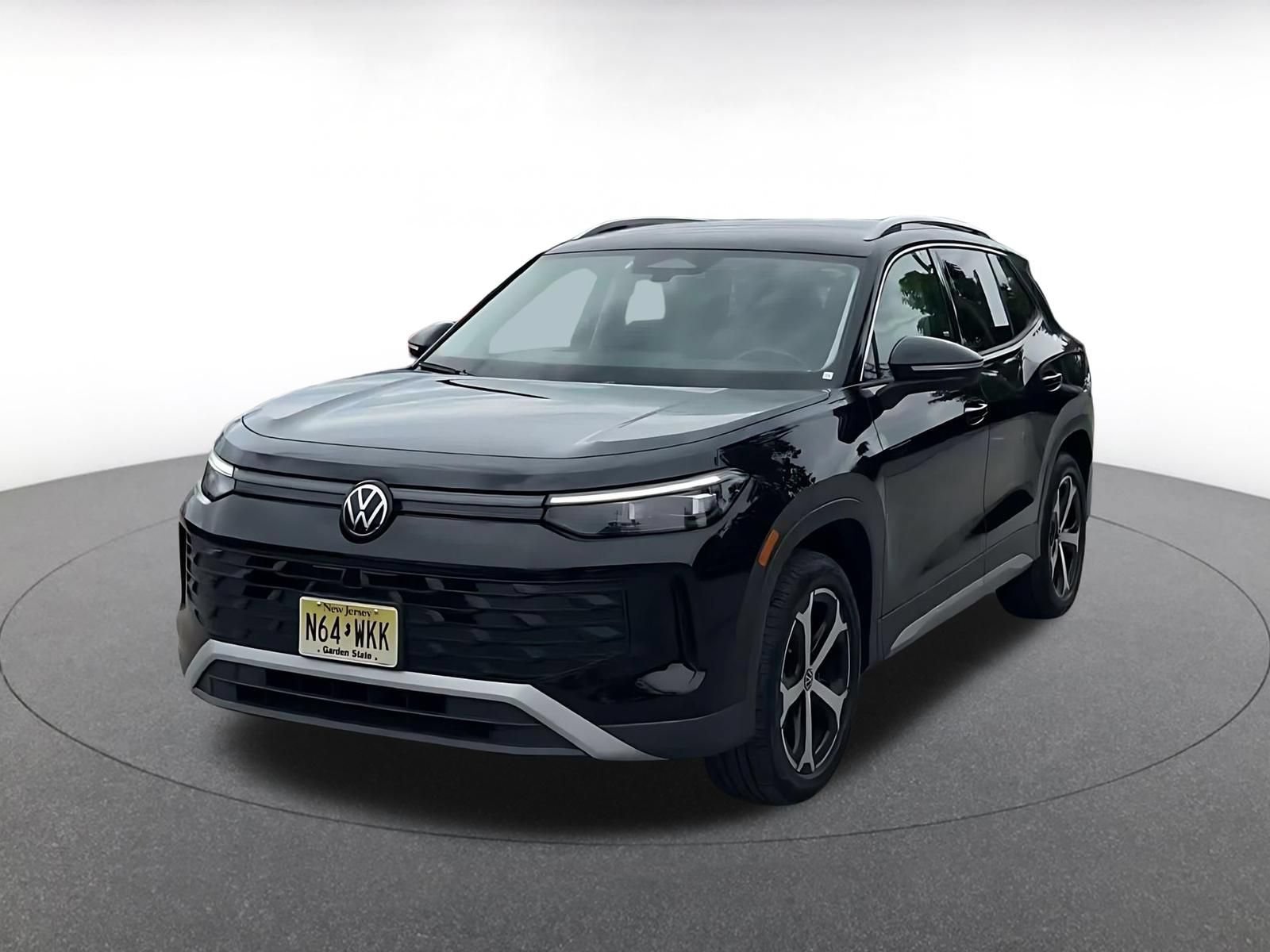 Used 2026 Volkswagen Tiguan SE AWD/4WD image 6
