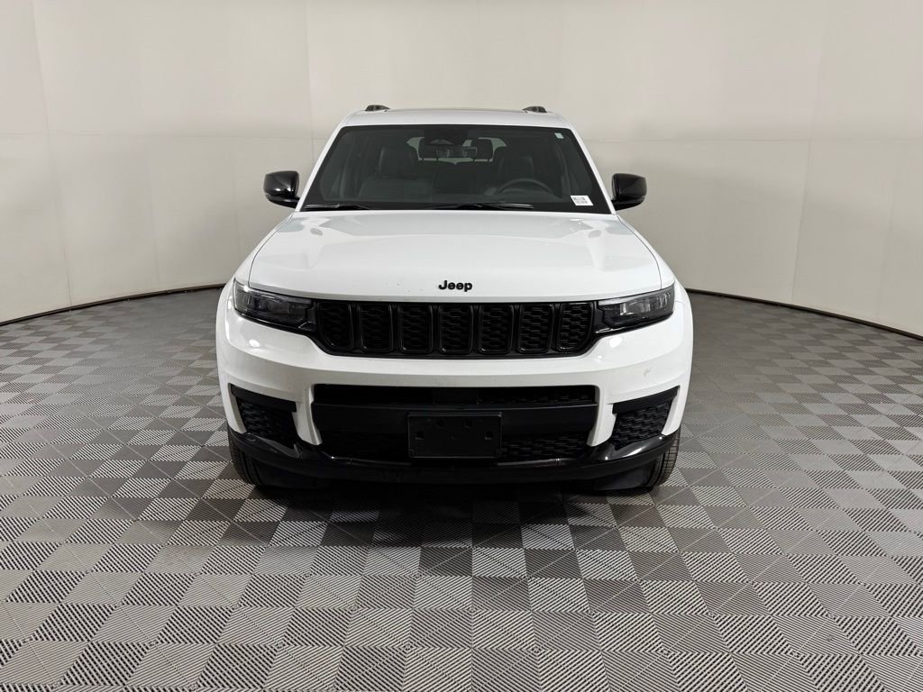 Used 2025 Jeep Grand Cherokee L Altitude image 7