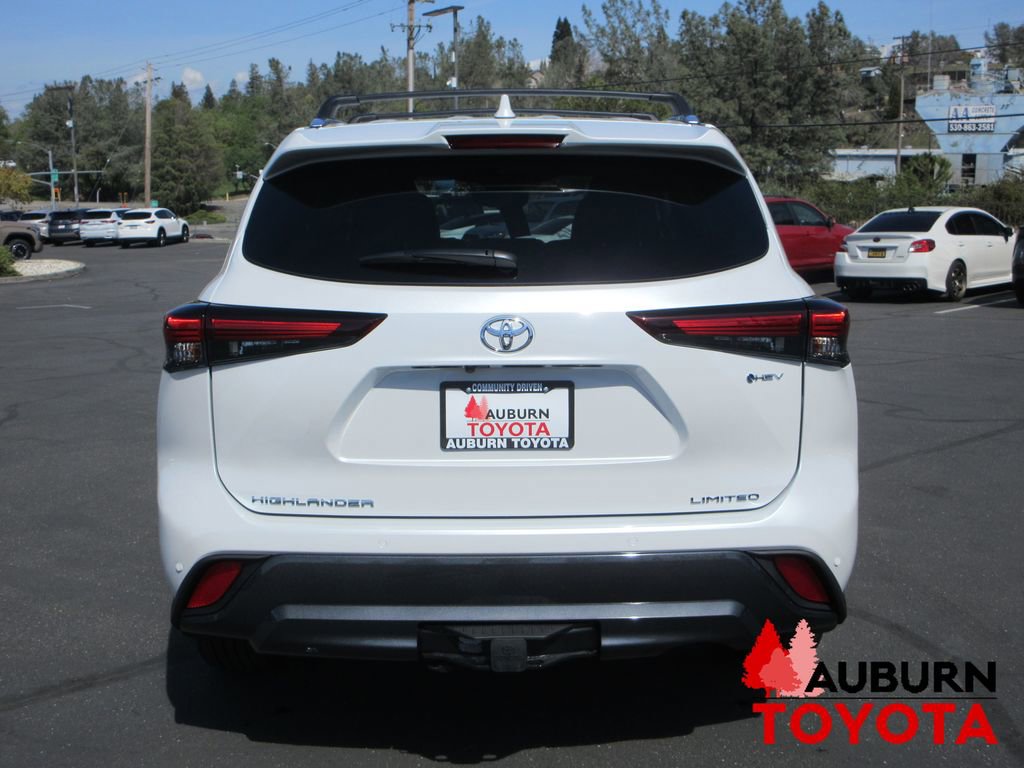 New 2026 Toyota Highlander Limited image 3