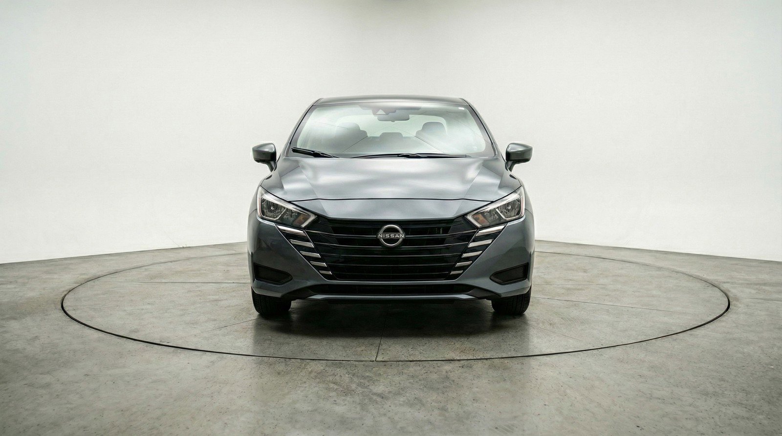 Used 2025 Nissan Versa SV image 2