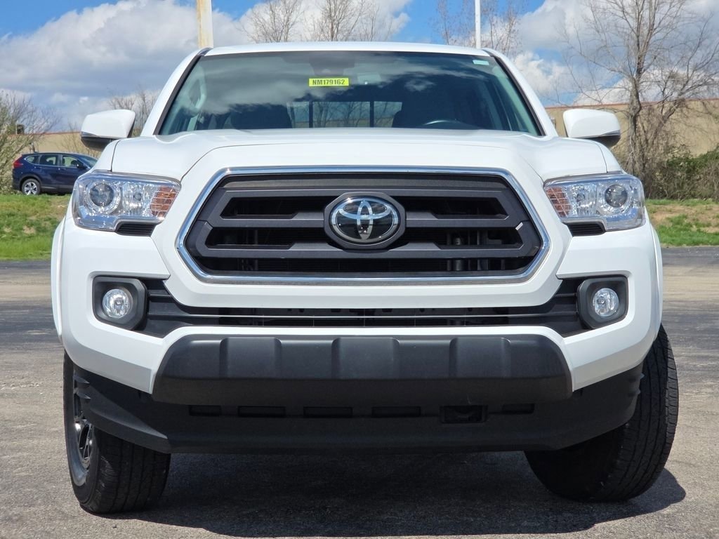 Used 2022 Toyota Tacoma SR5 w/ Technology Package image 3