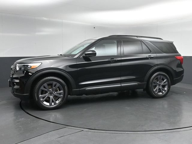 Certified 2024 Ford Explorer XLT w/ Equipment Group 202A AWD/4WD image 4