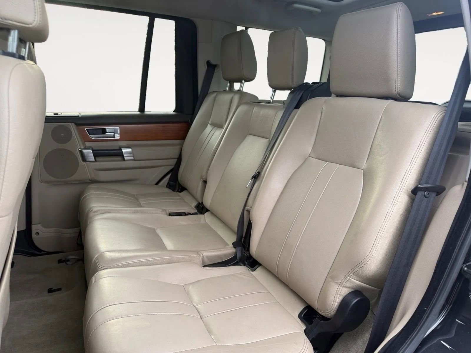 Used 2015 Land Rover LR4 HSE AWD/4WD image 13
