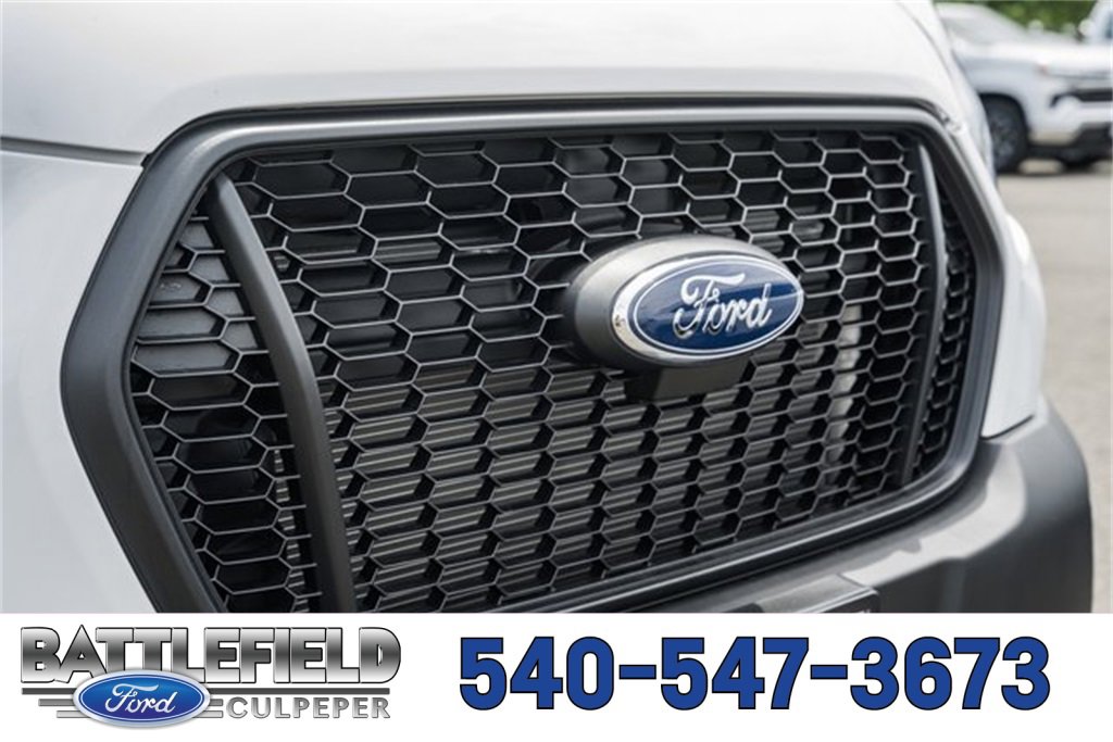 New 2025 Ford Transit 250 148 Medium Roof image 9