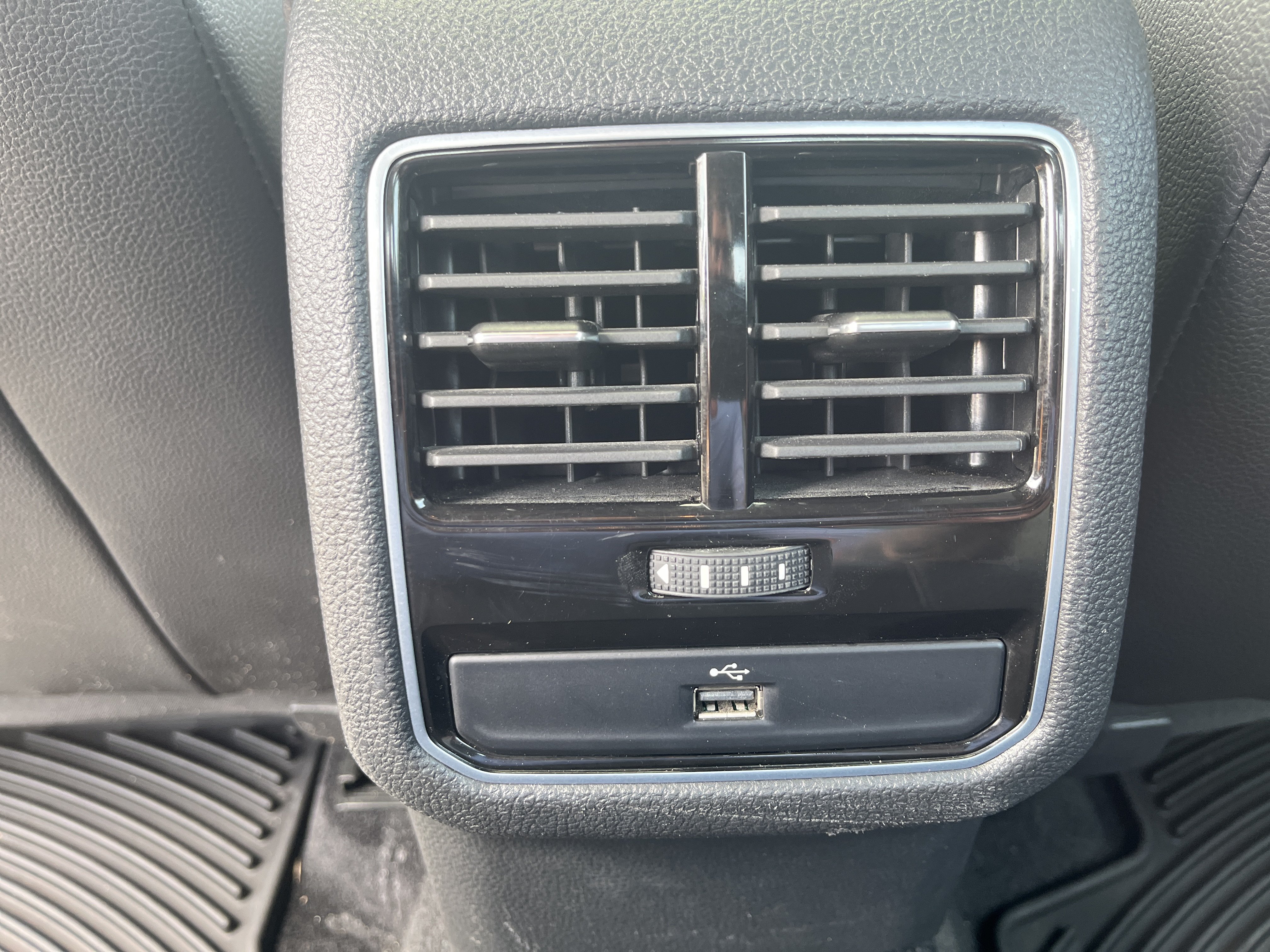Used 2018 Volkswagen Passat GT FWD image 14