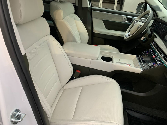 Used 2025 Hyundai Santa Fe Calligraphy image 10