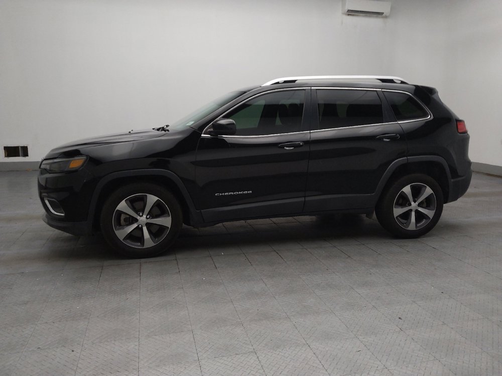 Used 2019 Jeep Cherokee Limited w/ Technology Group FWD image 2