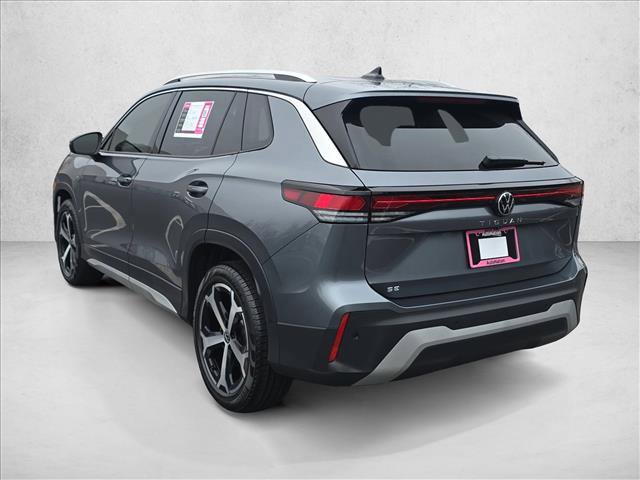 Certified 2025 Volkswagen Tiguan SE image 7