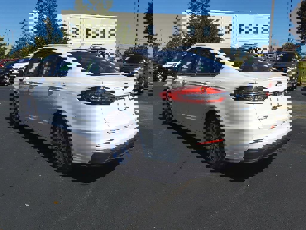 Used 2020 Ford Fusion SE image 5