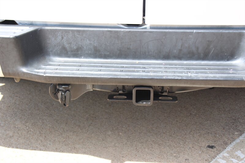 Used 2014 Nissan NV 3500 SL w/ Technology Package RWD image 5