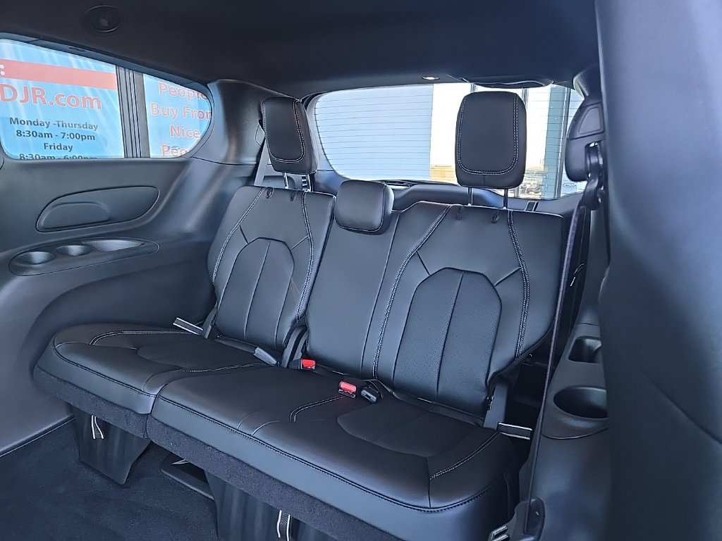 New 2026 Chrysler Pacifica Select w/ S Appearance Package AWD/4WD image 93