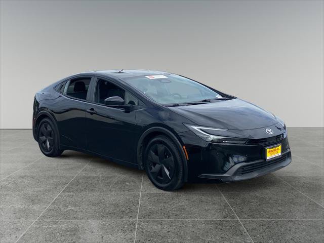 Certified 2025 Toyota Prius LE FWD image 7