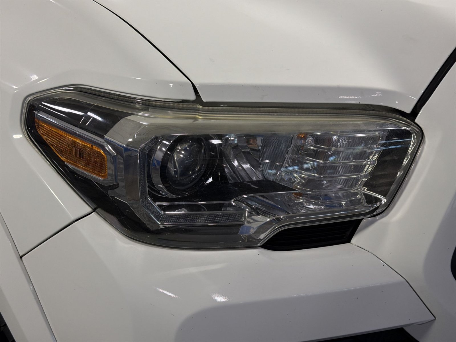 Used 2020 Toyota Tacoma TRD Sport AWD/4WD image 13