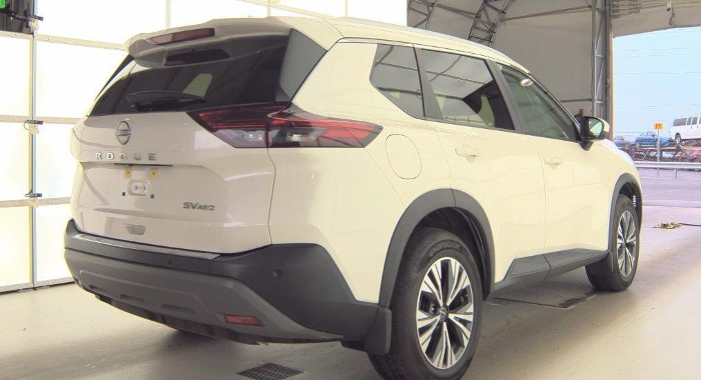 Used 2023 Nissan Rogue SV w/ SV Premium B Package image 5