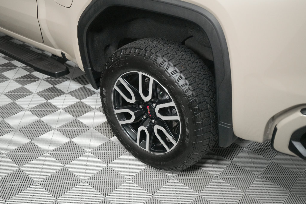 Used 2023 GMC Sierra 1500 AT4 w/ AT4 Preferred Package AWD/4WD image 8