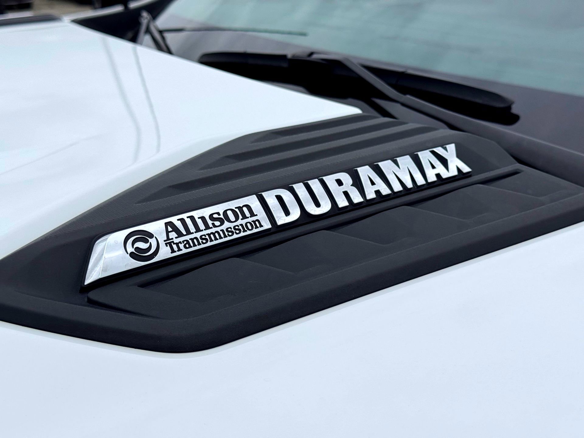 Used 2025 Chevrolet Silverado 2500 LTZ w/ LTZ Convenience Package image 3