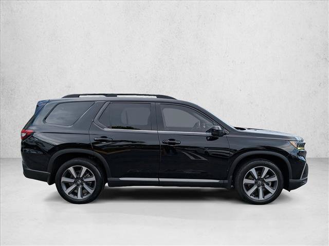 Used 2024 Honda Pilot Touring image 4
