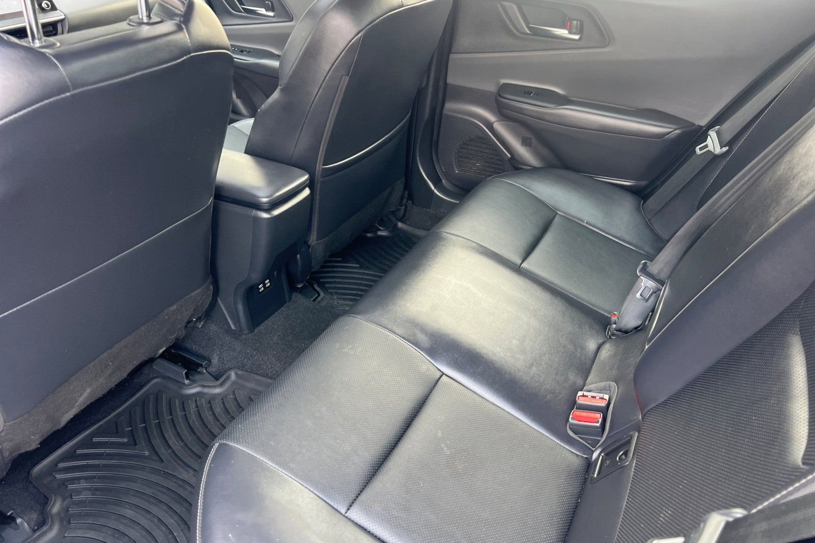 Used 2024 Toyota Prius XLE image 9