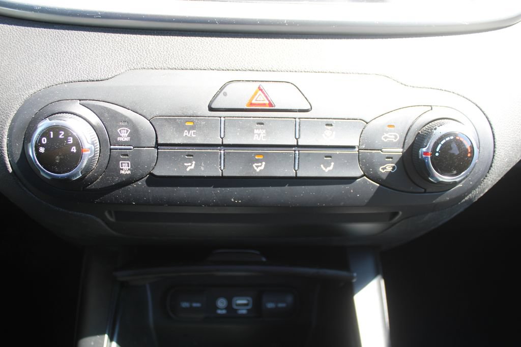 Used 2017 Kia Sorento LX FWD image 36