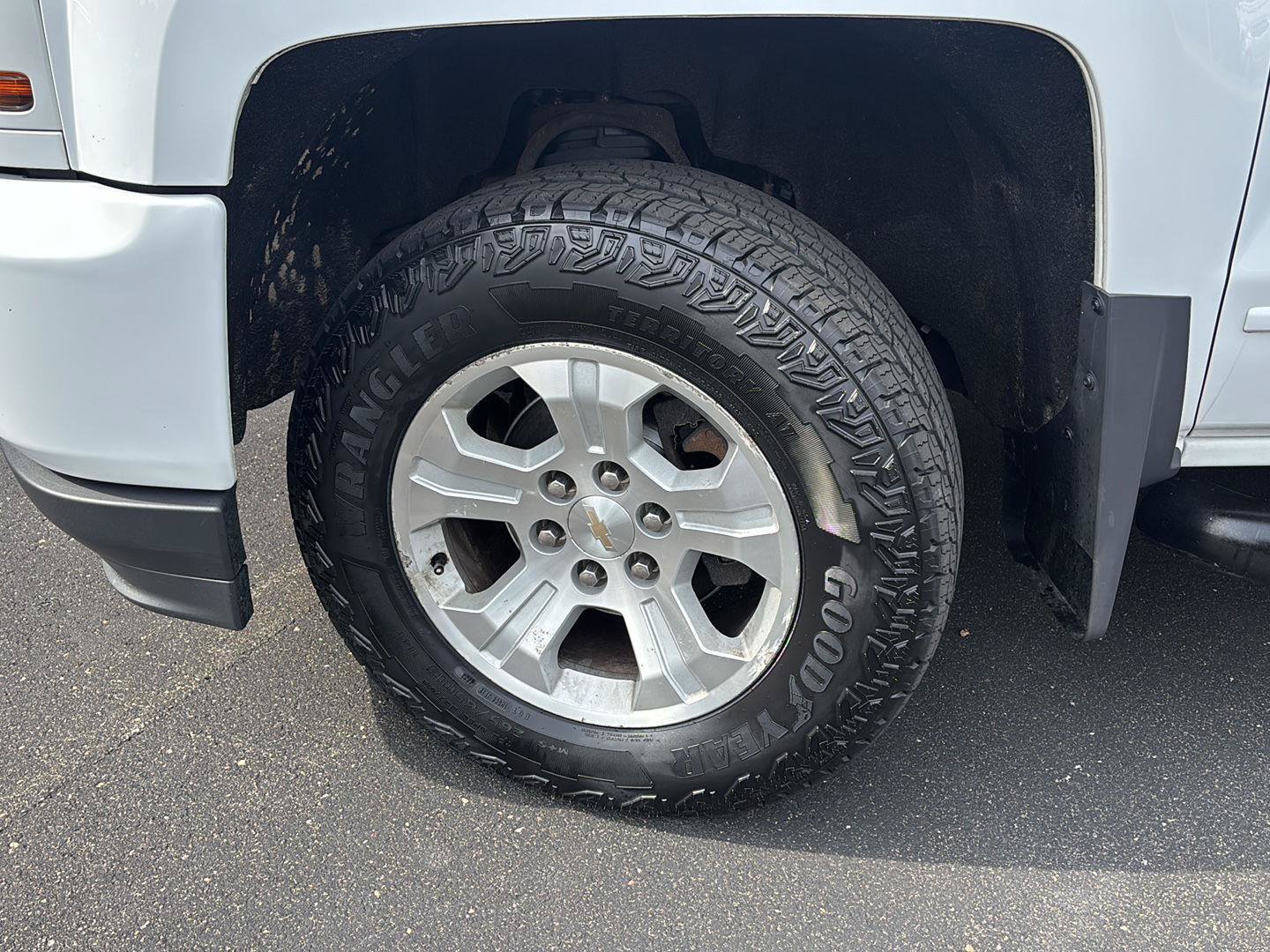 Used 2018 Chevrolet Silverado 1500 LT w/ All Star Edition AWD/4WD image 5