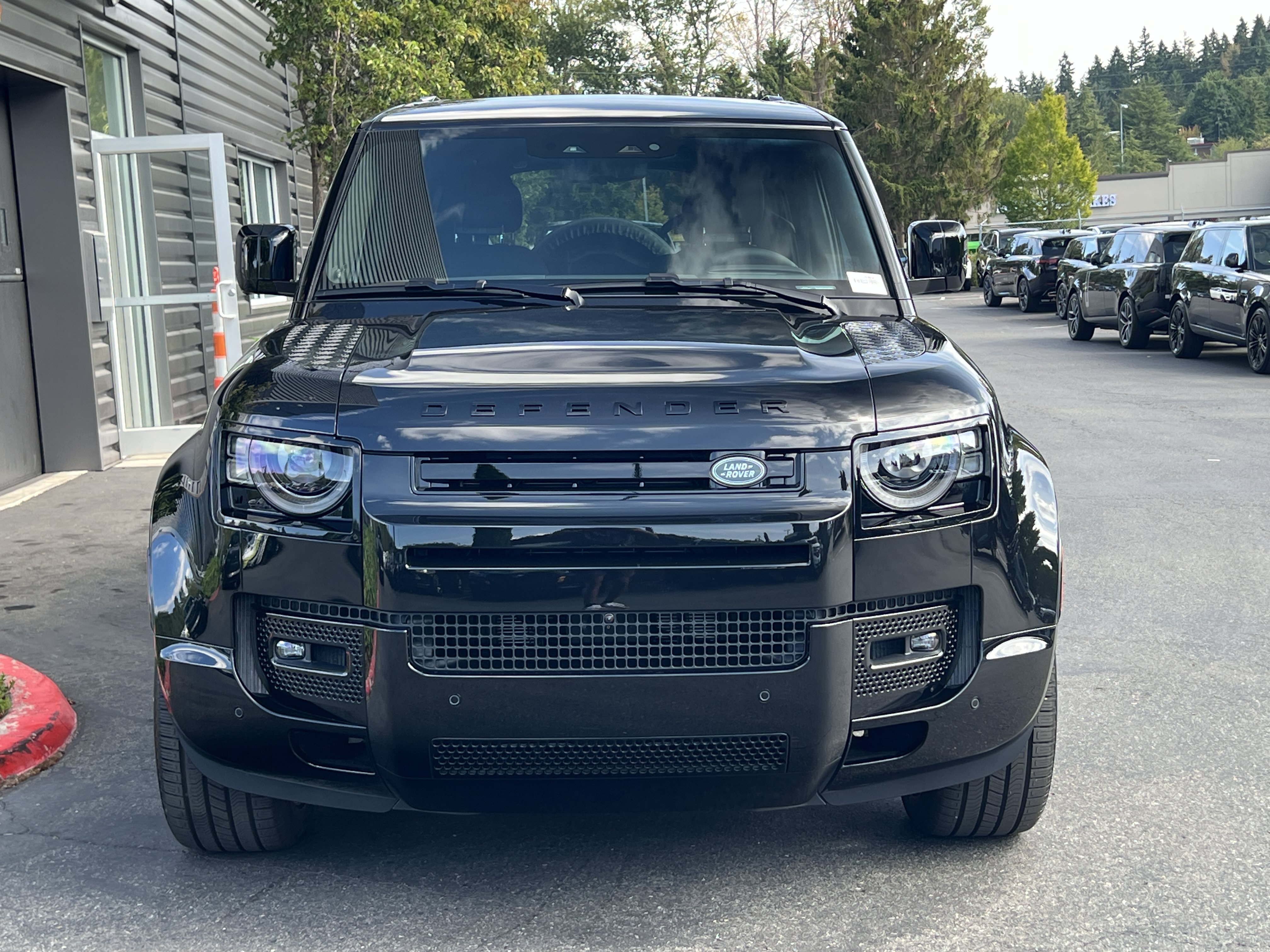 New 2025 Land Rover Defender 130 V8 AWD/4WD image 4