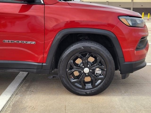 Used 2024 Jeep Compass Latitude image 8