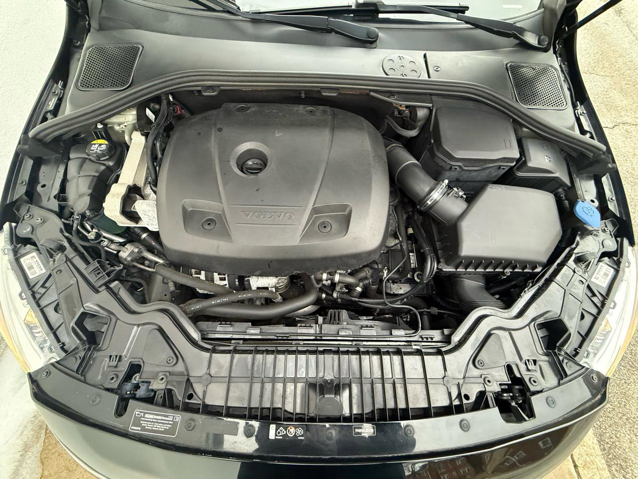 Used 2018 Volvo V60 T5 Cross Country w/ Convenience Package image 18