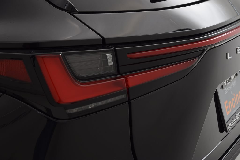 Used 2025 Lexus NX 250 FWD image 13