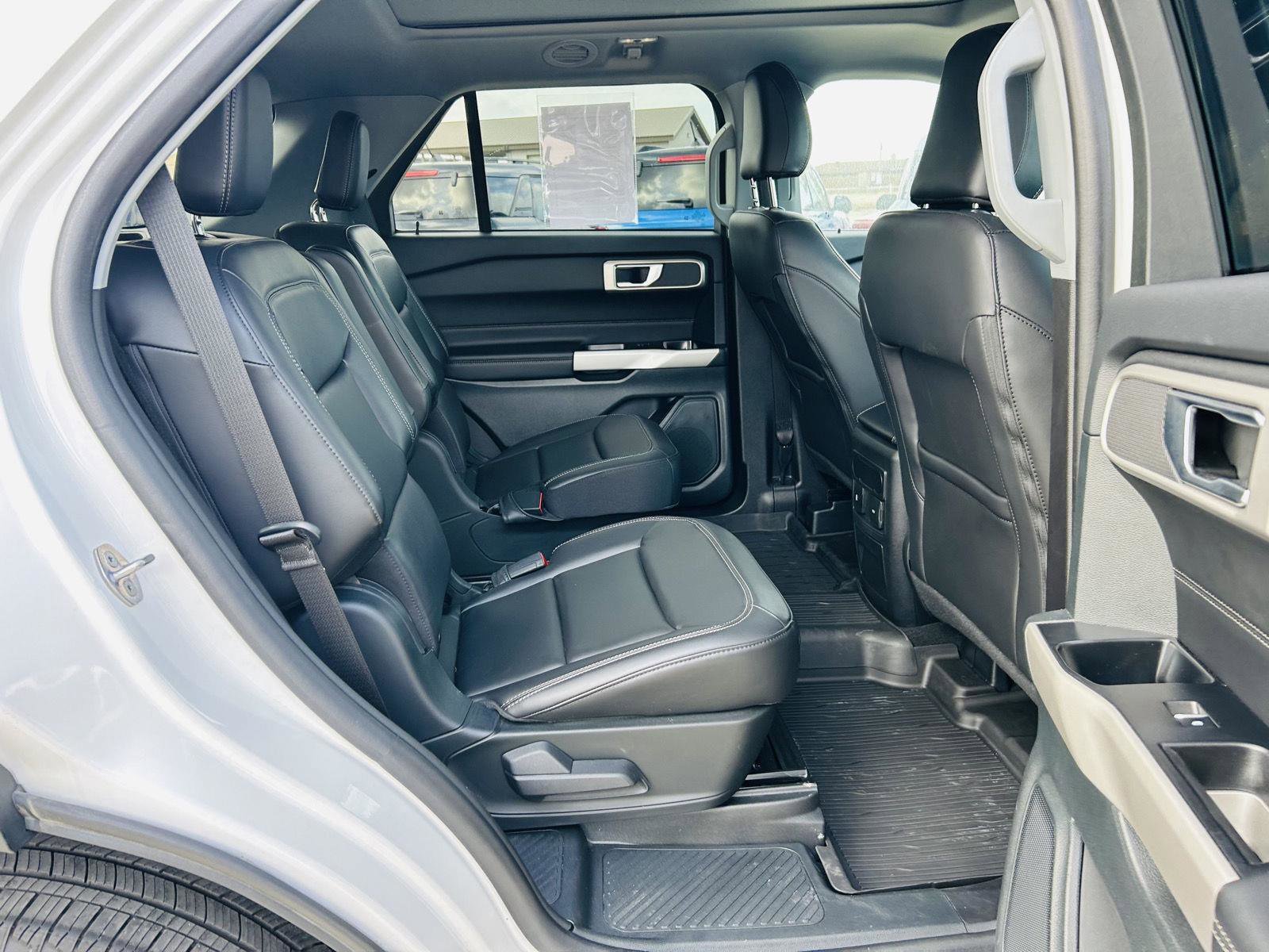 Used 2023 Ford Explorer XLT w/ Equipment Group 202A image 34