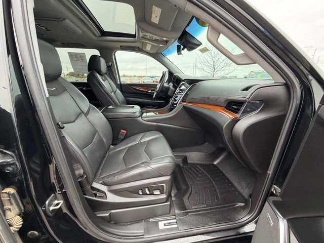 Used 2017 Cadillac Escalade ESV Premium Luxury AWD/4WD image 17