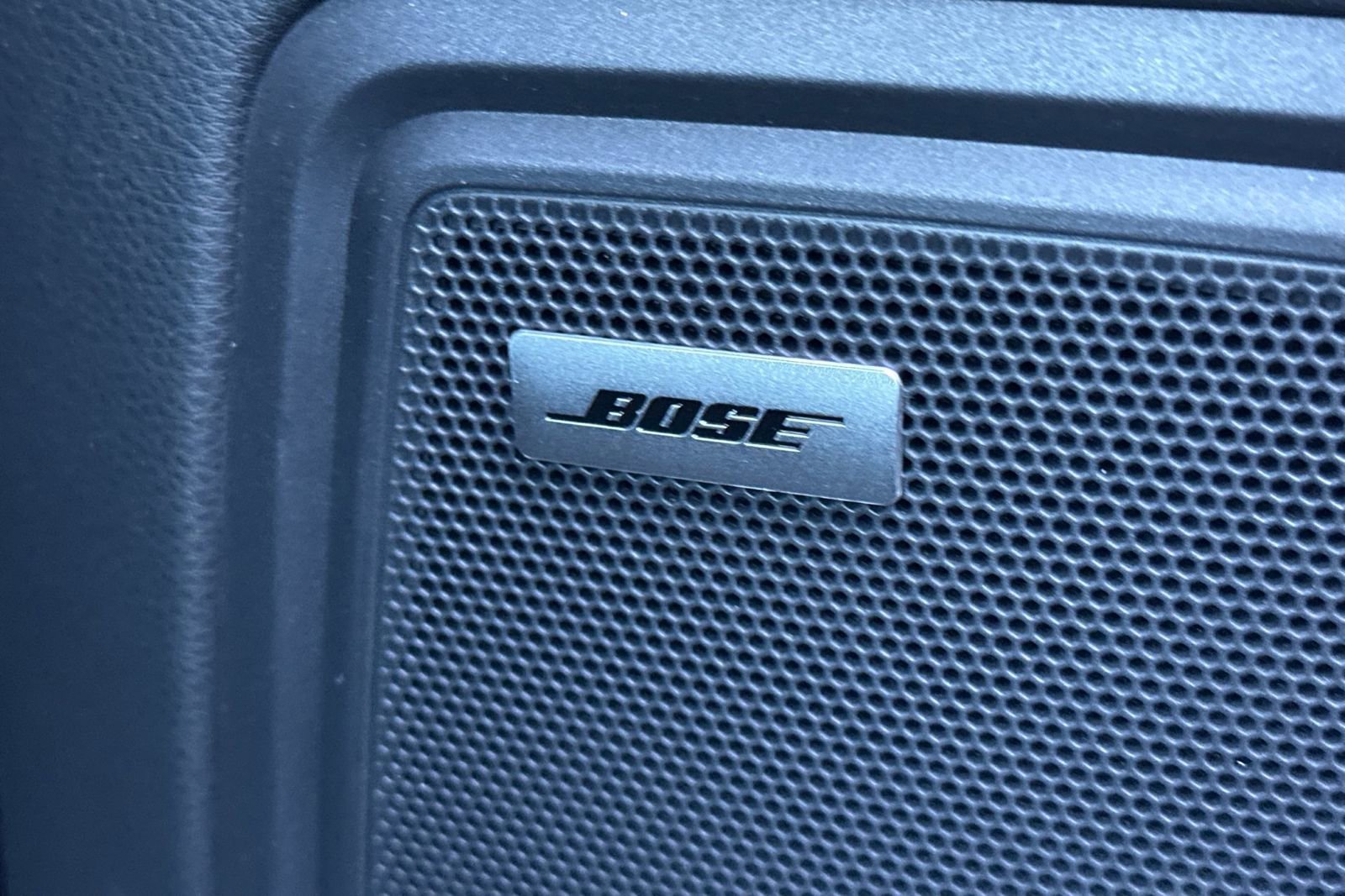 Used 2024 Porsche Macan image 35