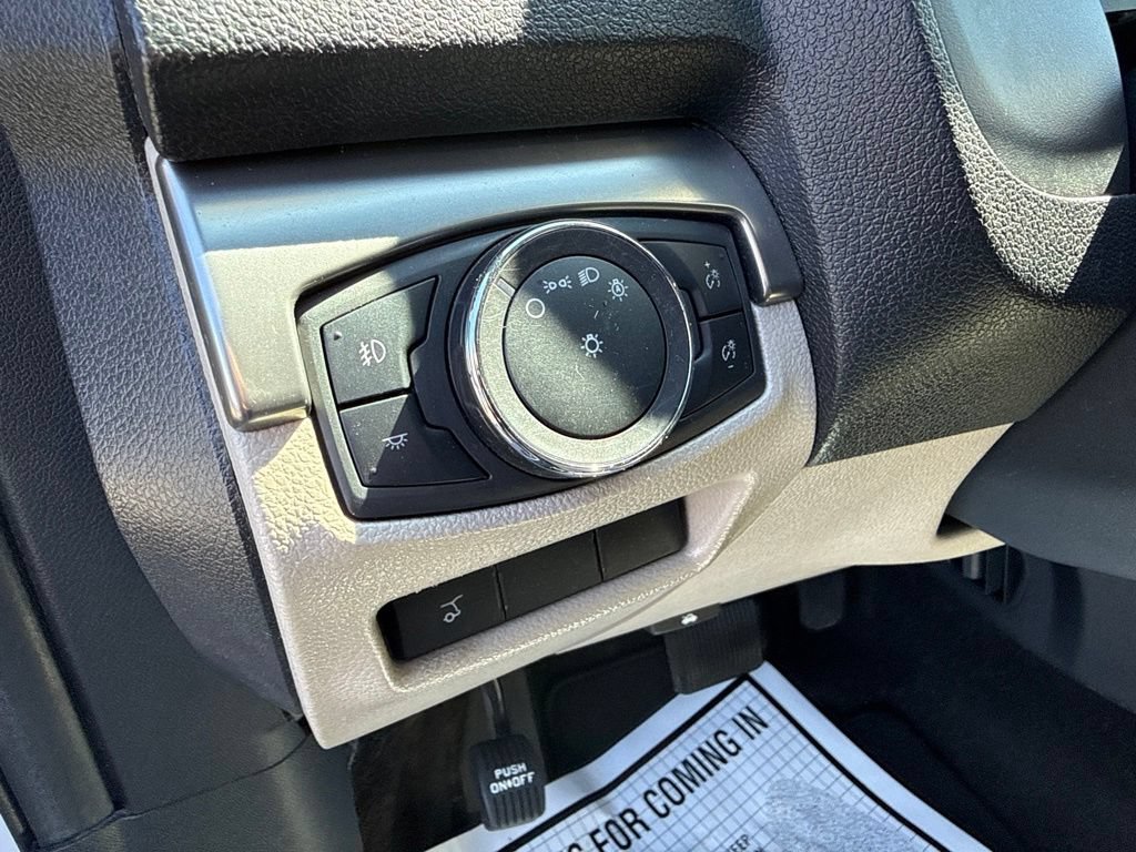 Used 2019 Ford Explorer XLT w/ Equipment Group 202A AWD/4WD image 24