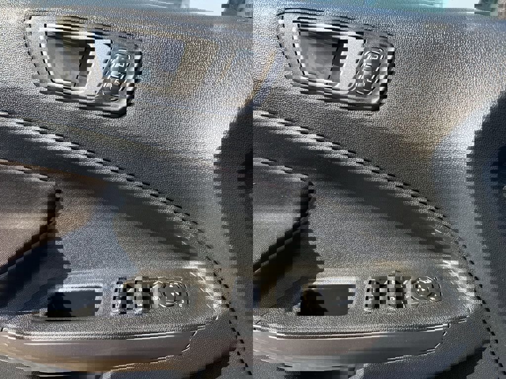 Used 2021 Ford EcoSport SE w/ SE Convenience Package image 18