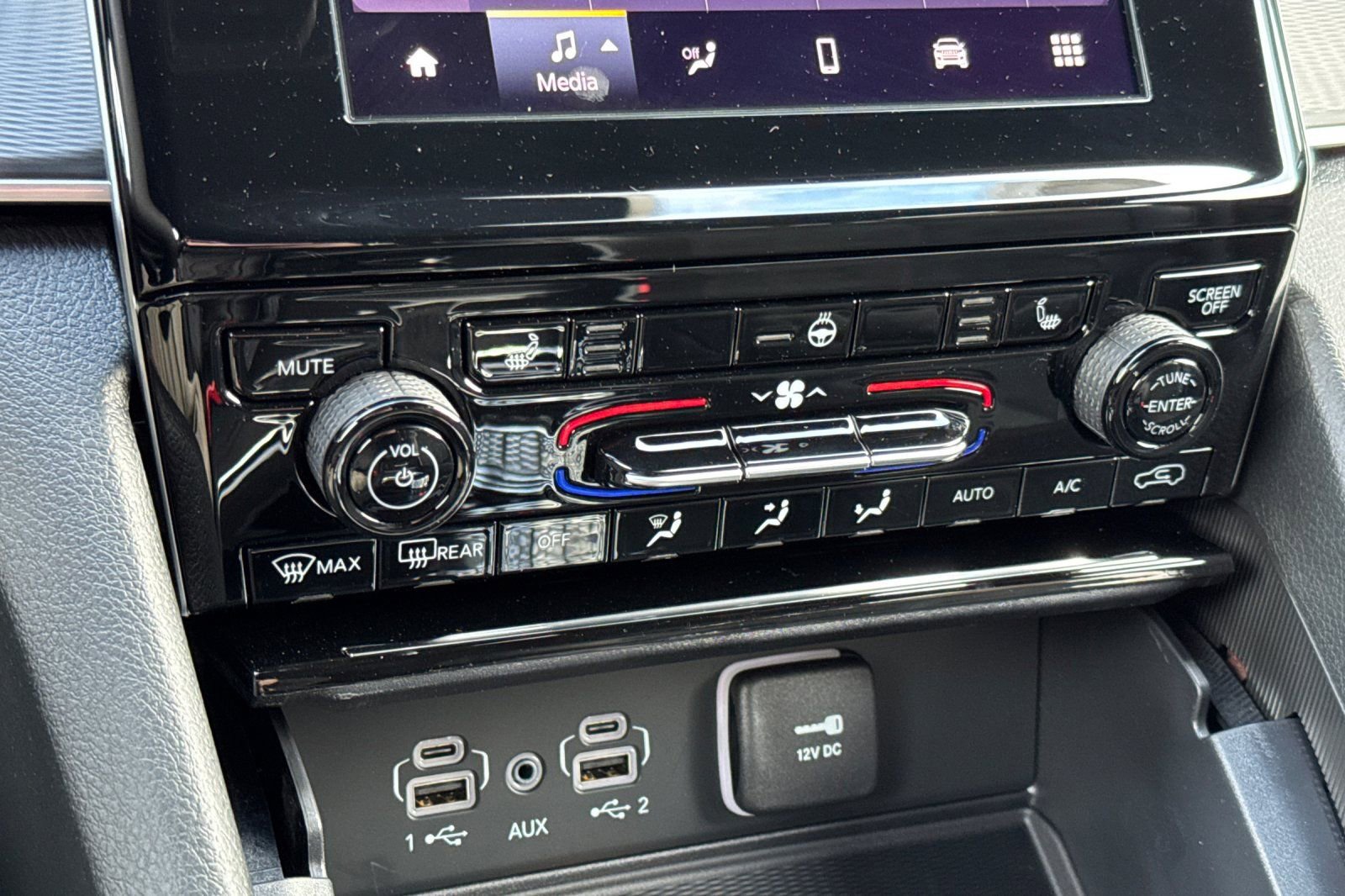 New 2025 Jeep Grand Cherokee L Altitude image 26