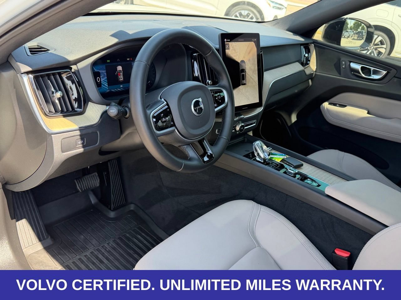 Certified 2026 Volvo XC60 B5 Plus AWD/4WD image 15