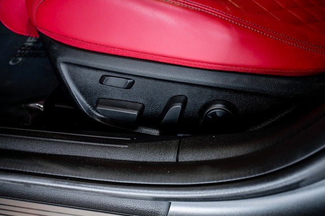 Used 2022 Genesis G70 3.3T Launch Edition image 18