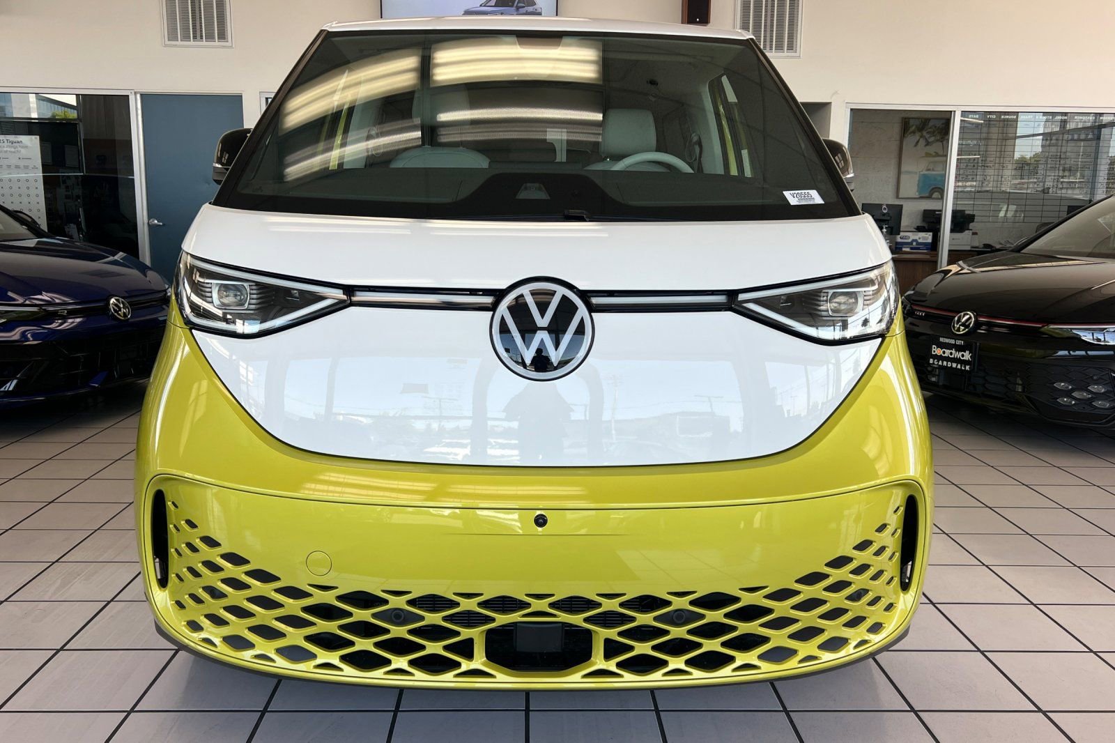 New 2025 Volkswagen ID. Buzz 1st Edition RWD image 9
