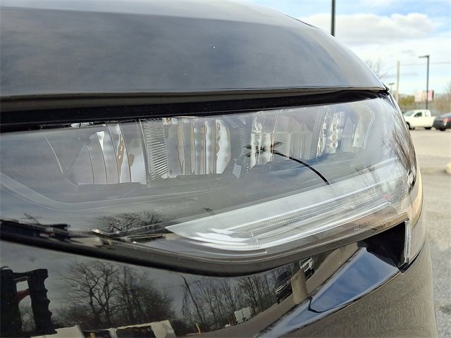 Used 2021 Buick Envision Essence w/ Technology Package I image 12