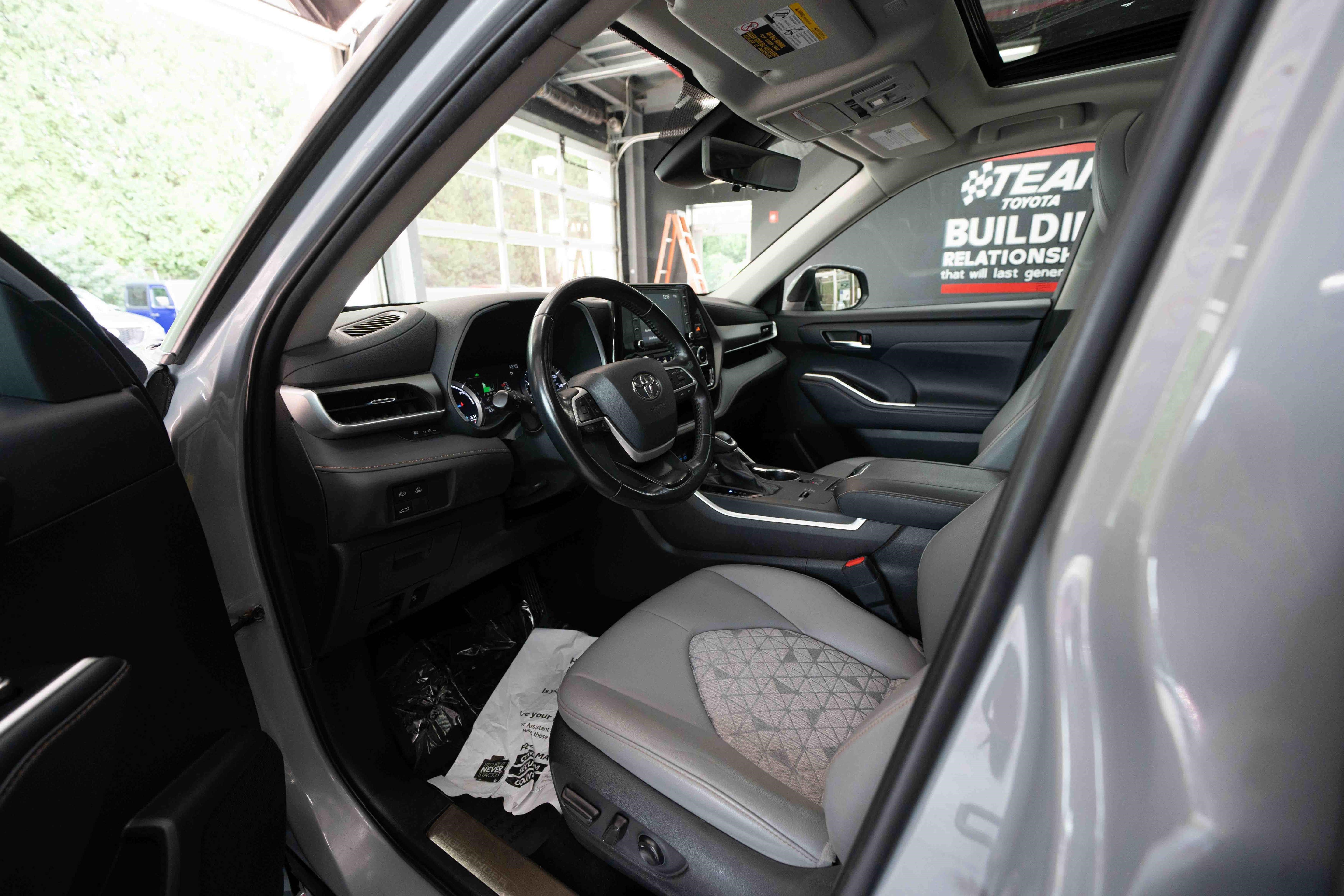 Used 2022 Toyota Highlander Bronze Edition AWD/4WD image 8