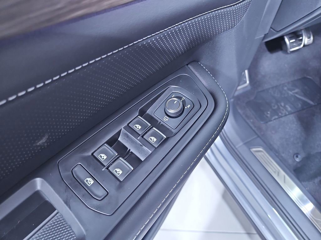 New 2026 Volkswagen Atlas SEL Premium R-Line image 11