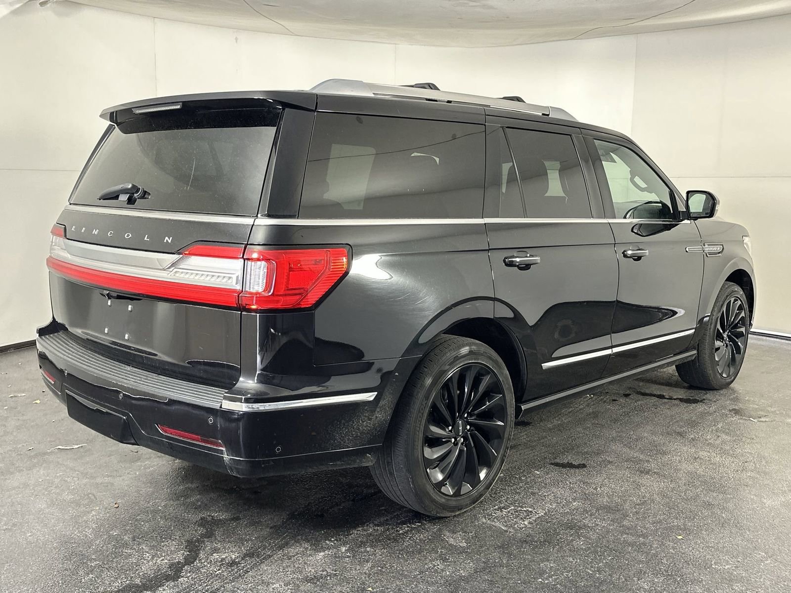 Used 2020 Lincoln Navigator Reserve w/ Equipment Group 208A Reserve image 11