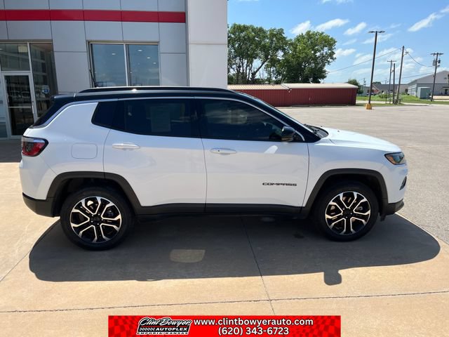 Used 2023 Jeep Compass Limited AWD/4WD image 7