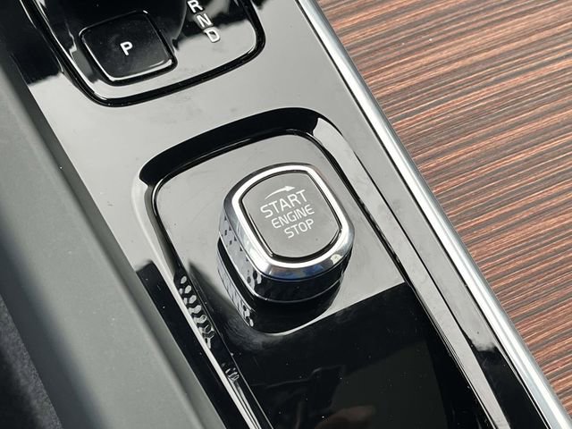 Used 2024 Volvo XC60 B5 Plus w/ Protection Package Premier image 32