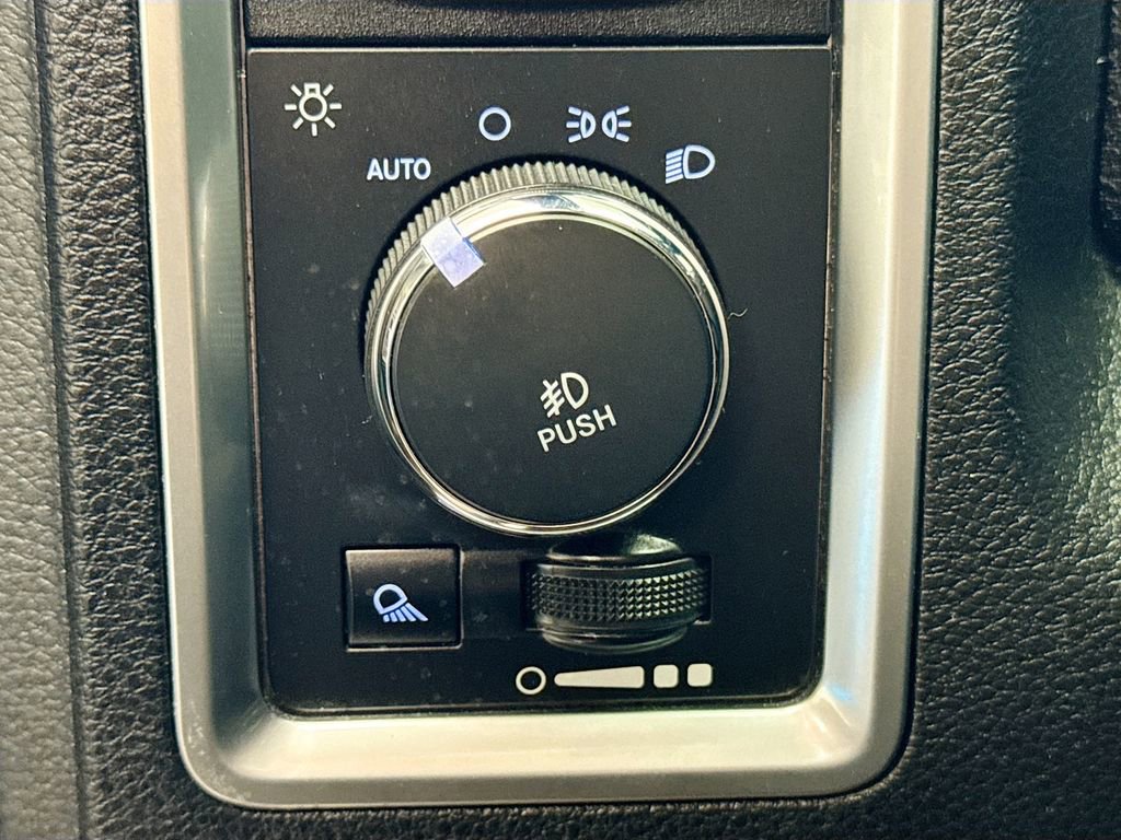 Used 2017 RAM 1500 Limited RWD image 12