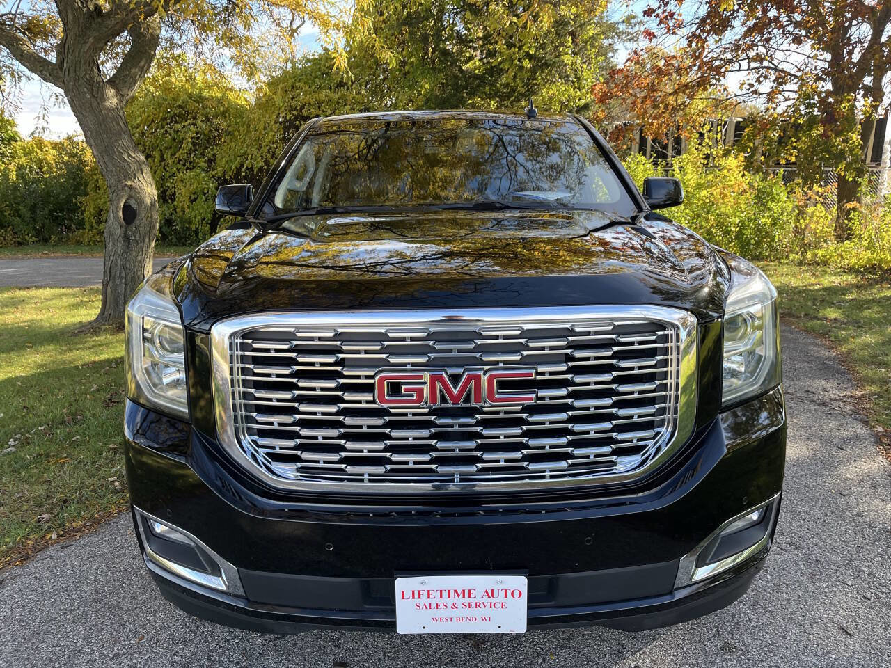 Used 2018 GMC Yukon XL Denali w/ Open Road Package image 8