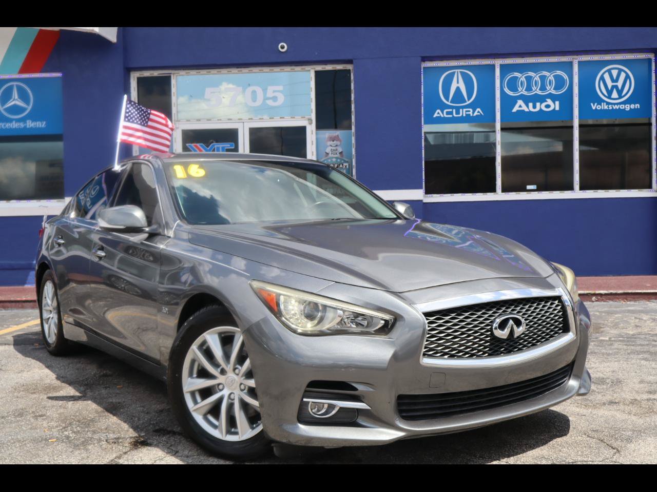 Used 2016 INFINITI Q50 3.0t Premium w/ 3.0T Premium Plus Package RWD image 2