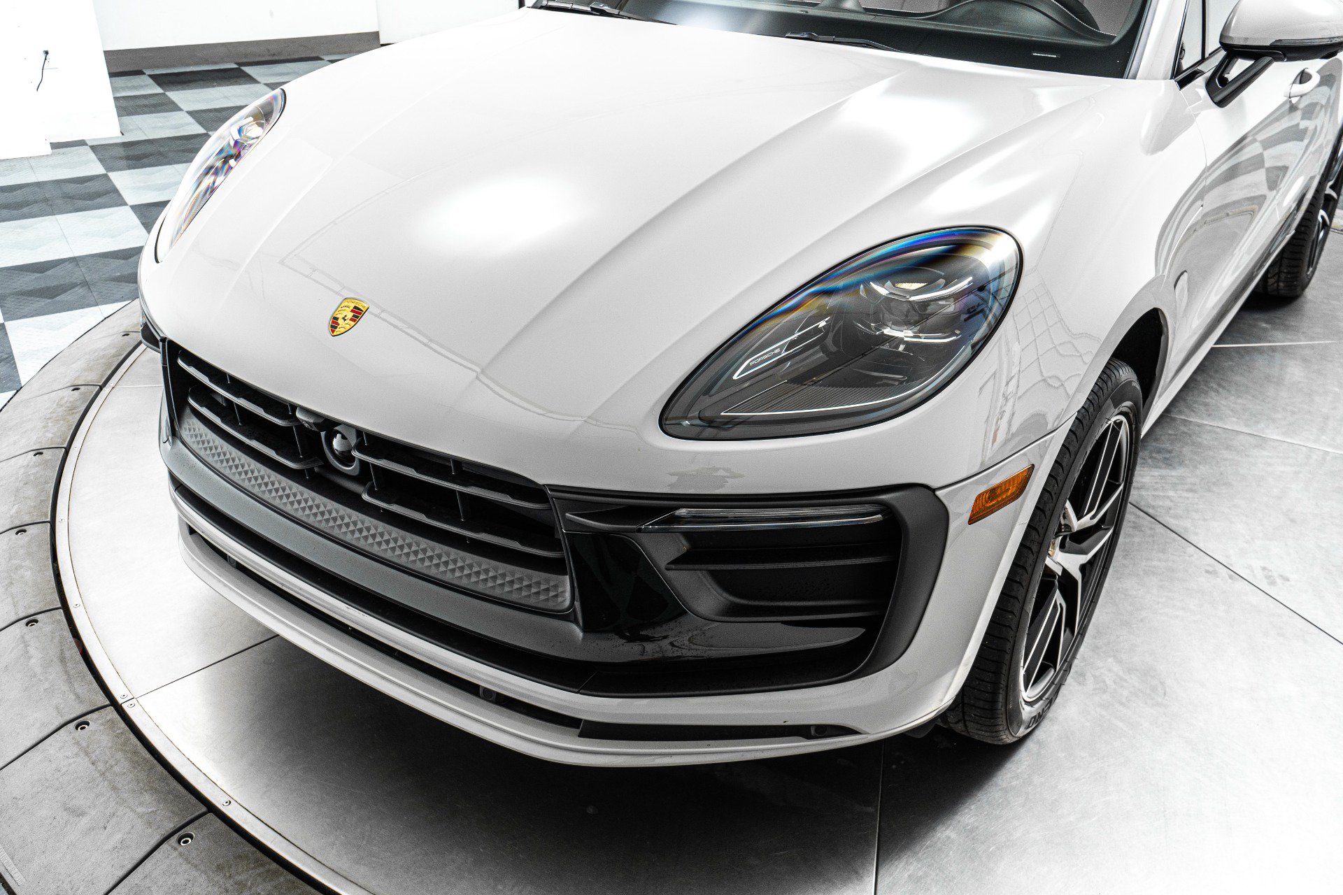 Used 2026 Porsche Macan AWD/4WD image 35