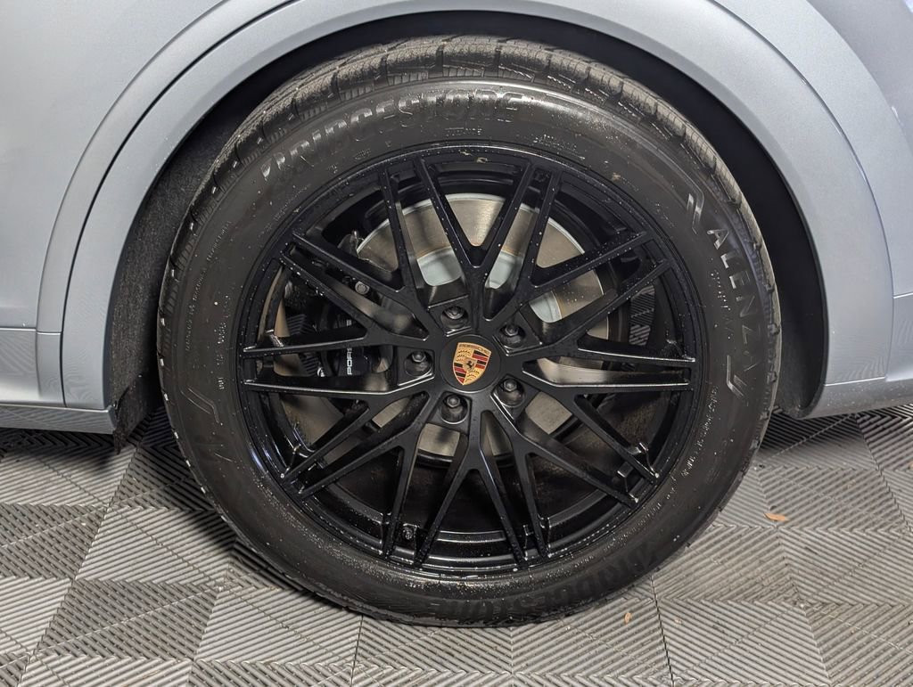 New 2026 Porsche Cayenne GTS image 14